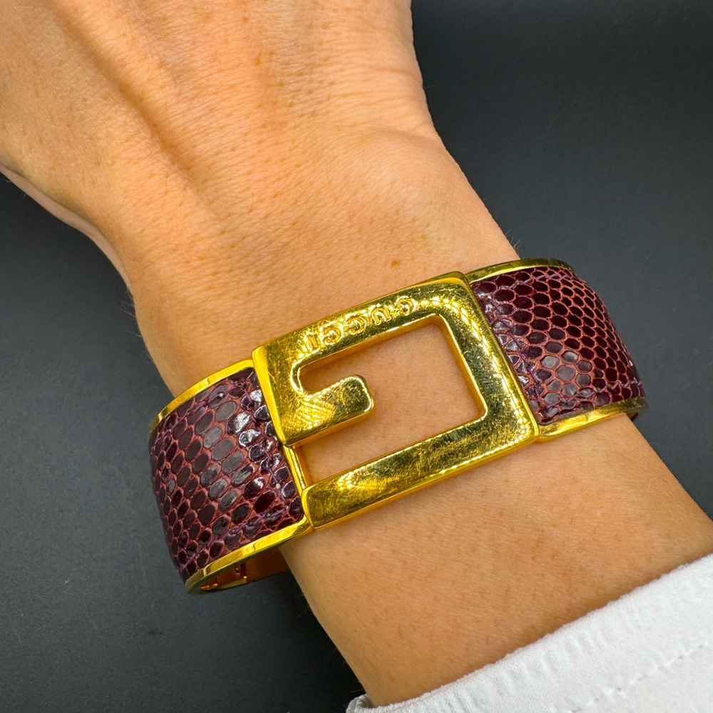 LOT 806 18K gold plated Gucci bangle 6.5”